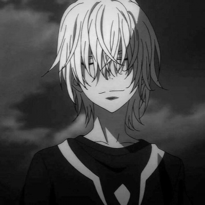 ���˧�������ڰ�����ͷ��