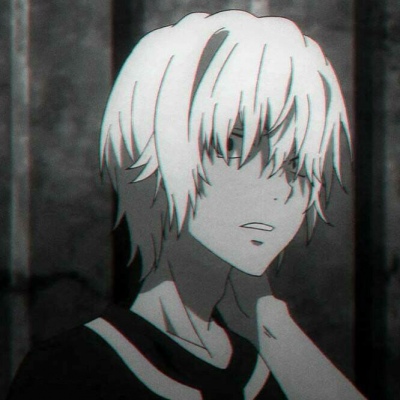 ���˧�������ڰ�����ͷ��