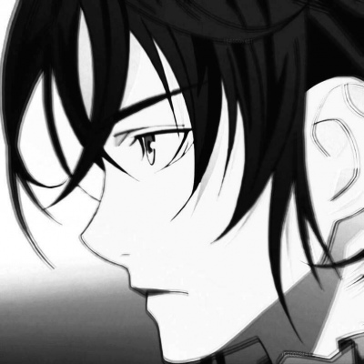 ���˧�������ڰ�����ͷ��