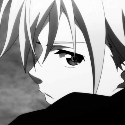 ���˧�������ڰ�����ͷ��