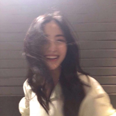 ����Ψ���ʺ���΢�ŵ�Ůͷ ����