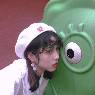 ����Ψ���ʺ���΢�ŵ�Ůͷ ����