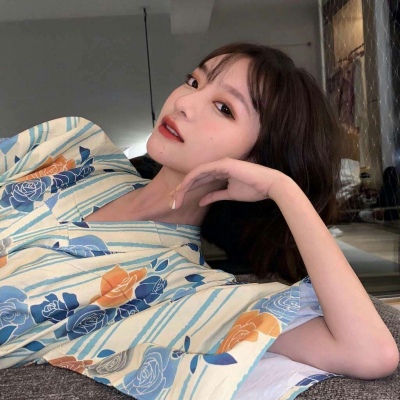 �߹�����Ů��΢��ͷ�� ����