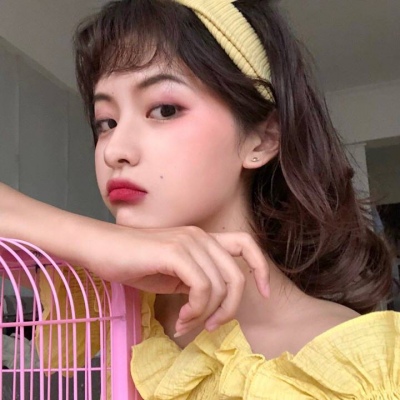 �߹�����Ů��΢��ͷ�� ����