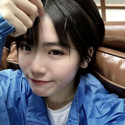 �߹�����Ů��΢��ͷ�� ����