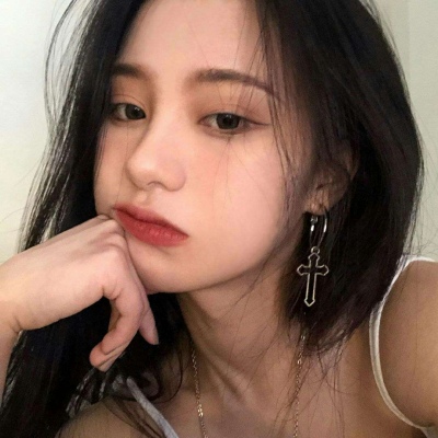 �߹�����Ů��΢��ͷ�� ����