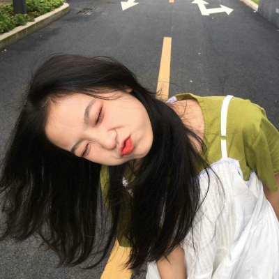 �߹�����Ů��΢��ͷ�� ����