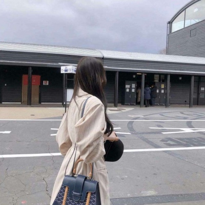 ����Ů�����ͷ��