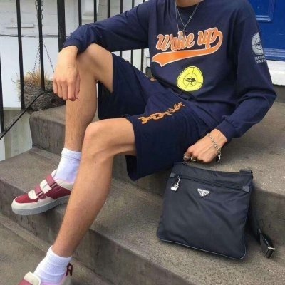 ����������λ��ͷ��