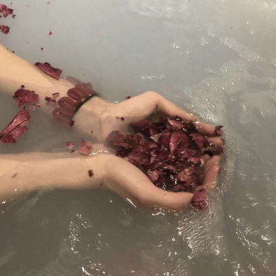 ��λŮ���Ը�ͷ?����