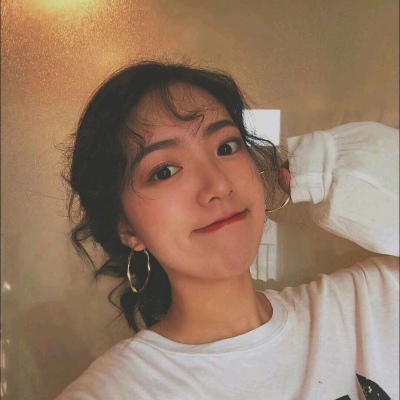 ���/Ůͷ   �������û죬����ұ������ ?