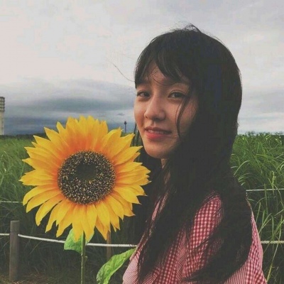 ���/Ůͷ   �������û죬����ұ������ ?