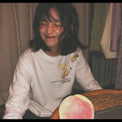 ���/Ůͷ   �������û죬����ұ������ ?