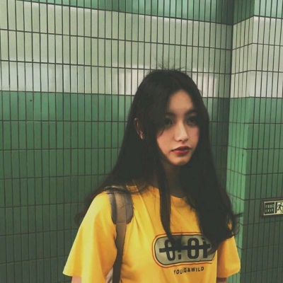 ���/Ůͷ   �������û죬����ұ������ ?