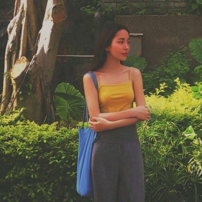 ���/Ůͷ   �������û죬����ұ������ ?