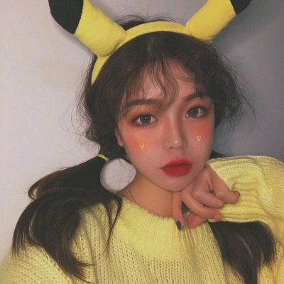 ���/Ůͷ   �������û죬����ұ������ ?