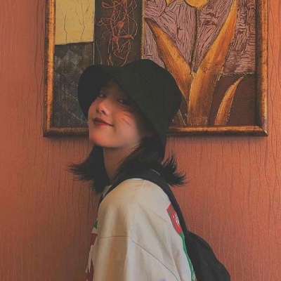 ���/Ůͷ   �������û죬����ұ������ ?