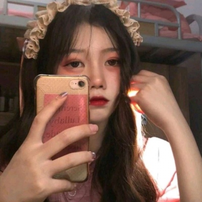 ���/Ůͷ   �������û죬����ұ������ ?