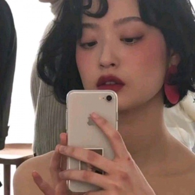 ���/Ůͷ   �������û죬����ұ������ ?