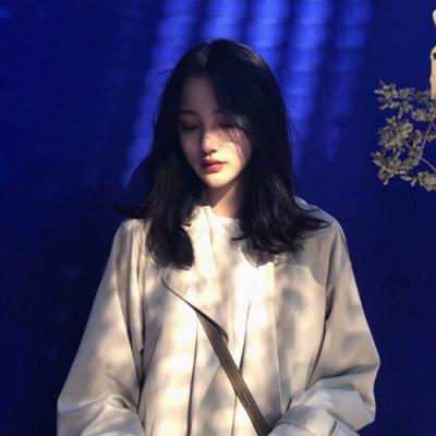 ���� ����С���Ů��ͷ�� С���¸ɾ�