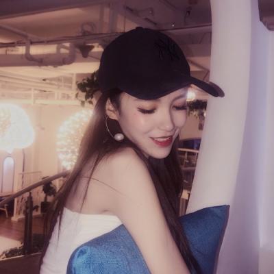 ���� ����С���Ů��ͷ�� С���¸ɾ�