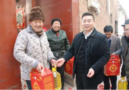 挨门逐户的近义词