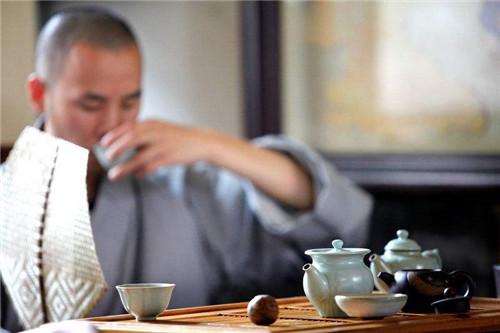 �������򾭵����ǩ��