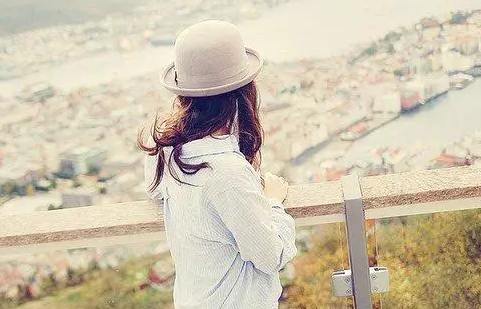 ������е��˸�˵˵