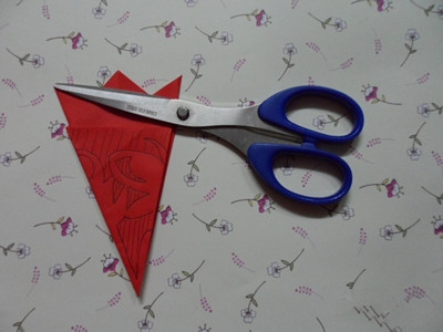 春节蝴蝶窗花剪纸教程 春节蝴蝶窗花剪纸教程