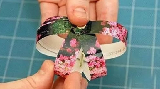 用卡纸制作南瓜灯笼的方法