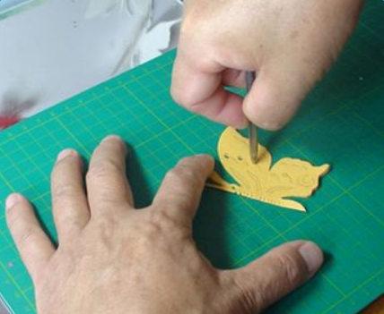 儿童蝴蝶的剪纸教程