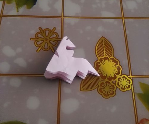 �򵥵���Գ�ͼ�μ�ֽ