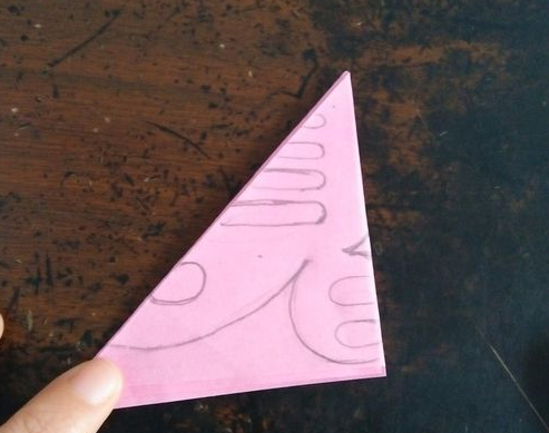 有关春字剪纸步骤