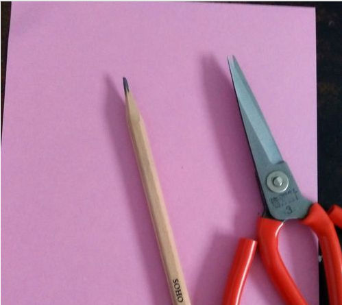 有关春字剪纸步骤