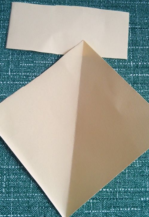 剪四角对称窗花的步骤图解 剪四角对称窗花的步骤图解