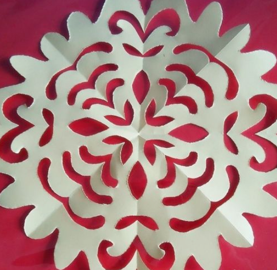 剪四角对称窗花的步骤图解 剪四角对称窗花的步骤图解