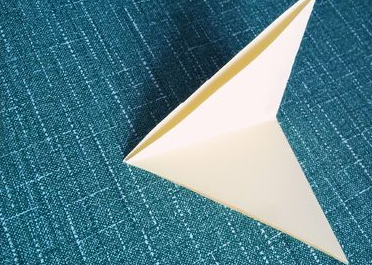 剪四角对称窗花的步骤图解 剪四角对称窗花的步骤图解