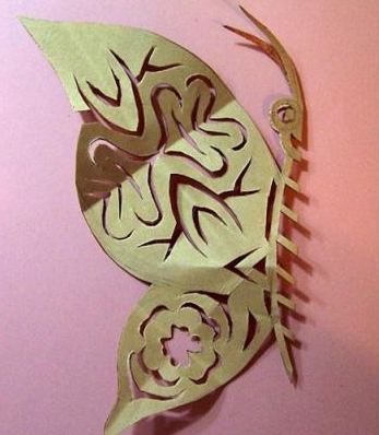 美丽的蝴蝶剪纸步骤