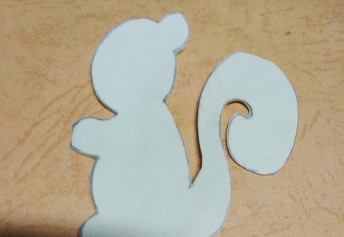 松鼠剪纸图案步骤