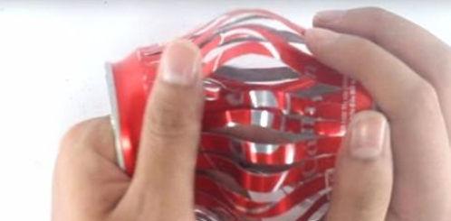 可乐瓶灯笼的制作方法