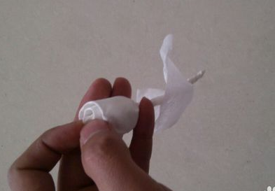 用餐巾纸折玫瑰花图解