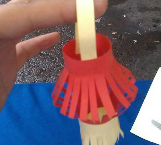 喜庆的小灯笼剪纸教程