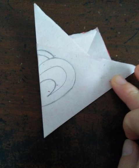 三瓣团花的剪纸步骤