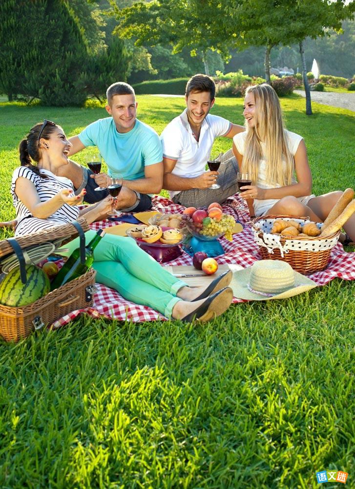 关于幸福的英语命题作文