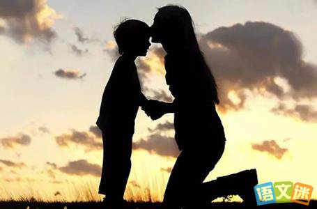 �������£�ĸ����Զ����ů