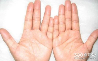 ����ɫ������ǳ���֮����