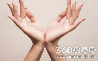 ���ֶ����Ƶ�Ů������ִ����