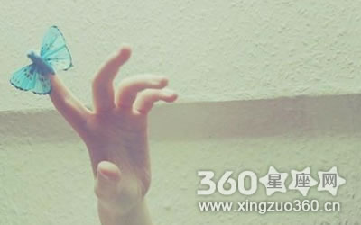 Ů��˫�ǻ��������к�Ԣ��