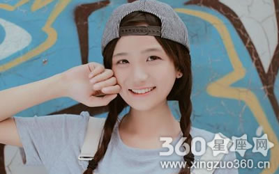 Ů����ͷ�ǶԲ�����Ӱ����