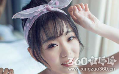 ˵��һ�𵱳Ի���Щ����ȴ͵͵����